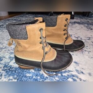 Sorel Women's Tan and Black Boots